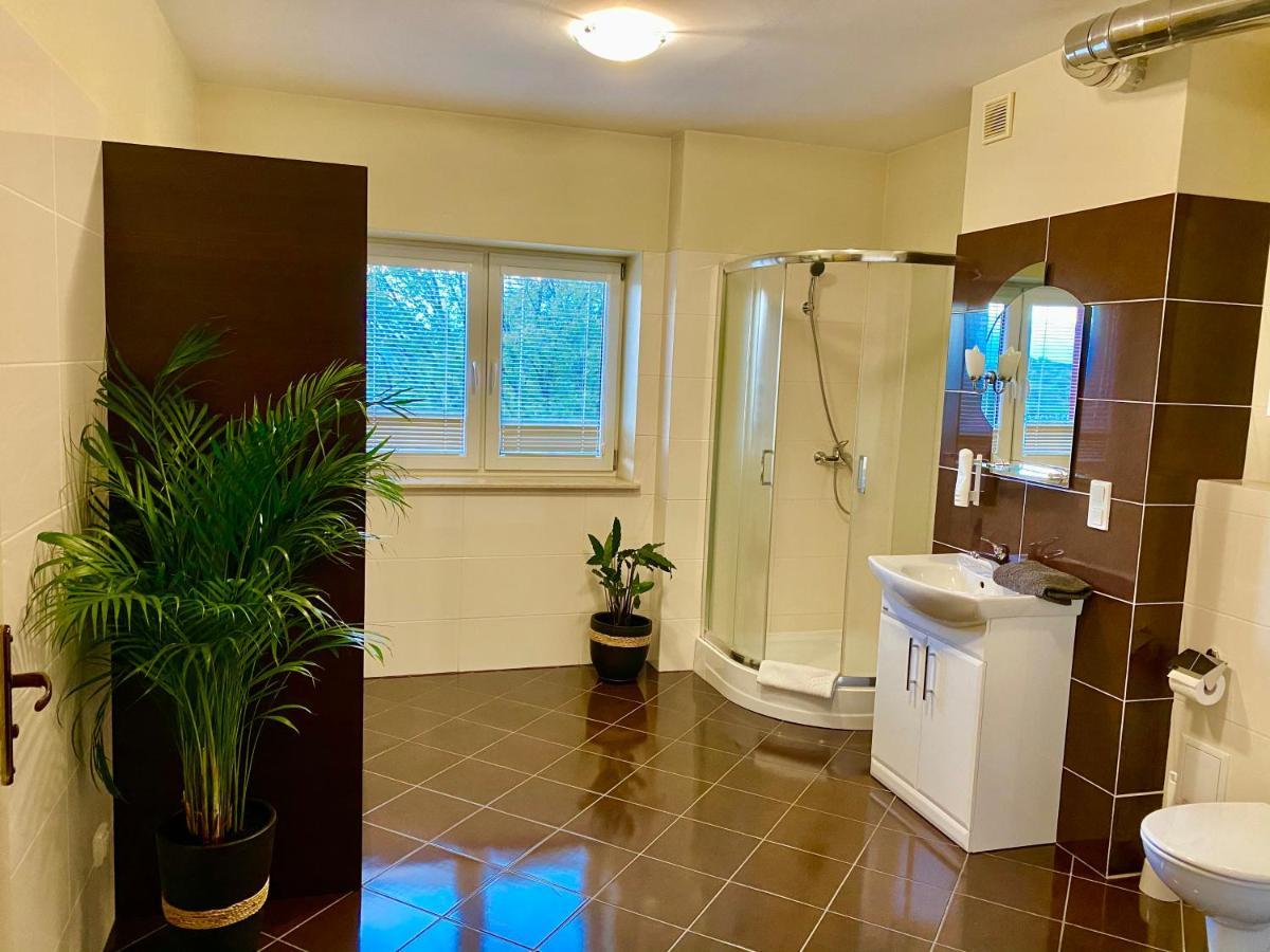 Las Slupski Premium Business Apartament Nr 7 Wifi Netflix Smart Tv50 Two Bedrooms Two Extra Large Double Beds Up To 6 People Full Pleasure Quality Stay (Adults Only) Słupsk Exterior foto