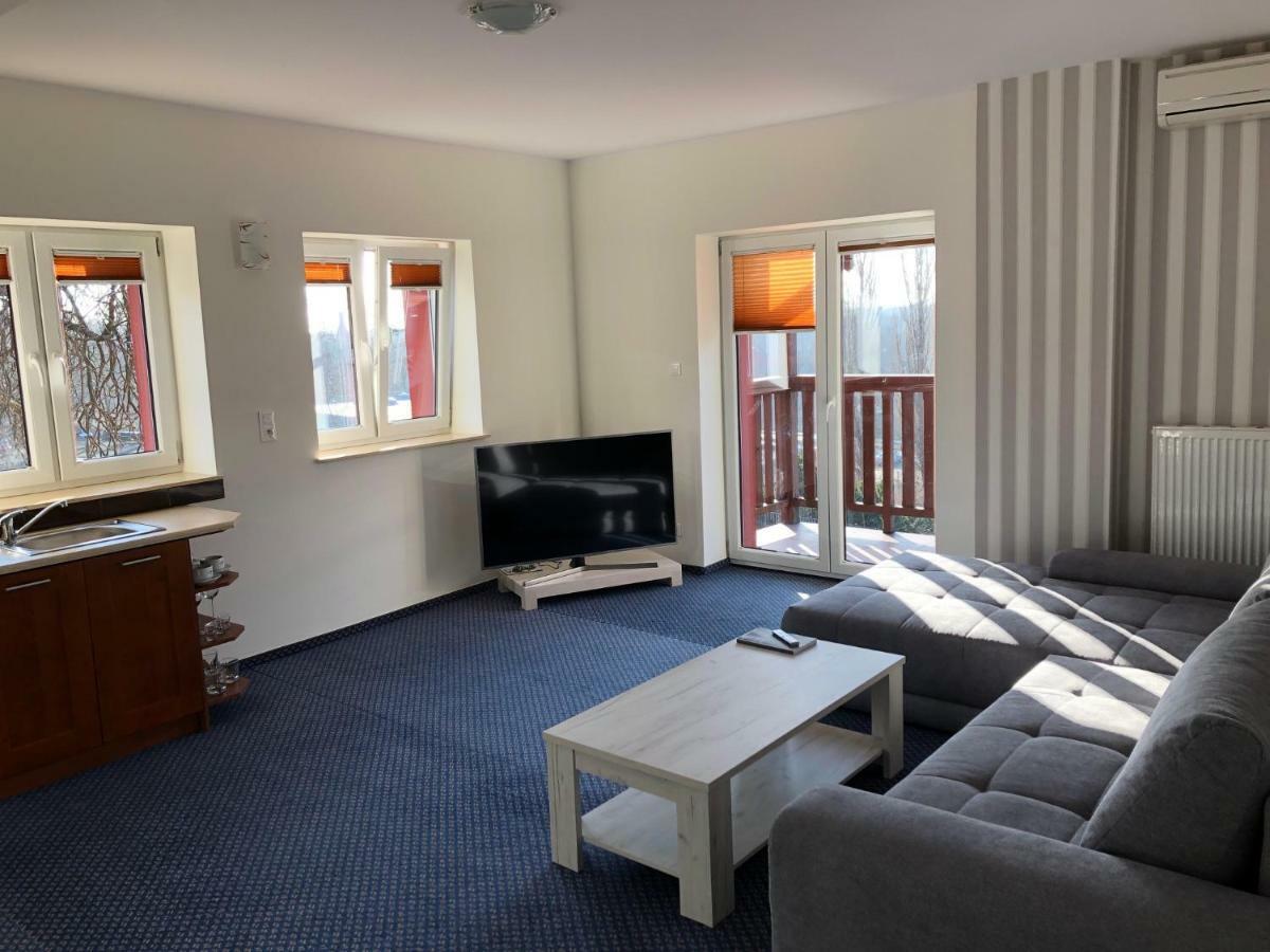 Las Slupski Premium Business Apartament Nr 7 Wifi Netflix Smart Tv50 Two Bedrooms Two Extra Large Double Beds Up To 6 People Full Pleasure Quality Stay (Adults Only) Słupsk Exterior foto
